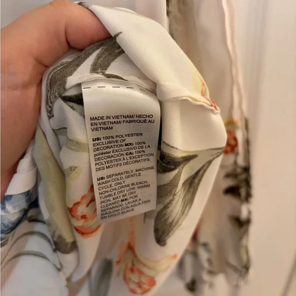 White House Black Market Floral Print Blouse - Picture 3 of 4